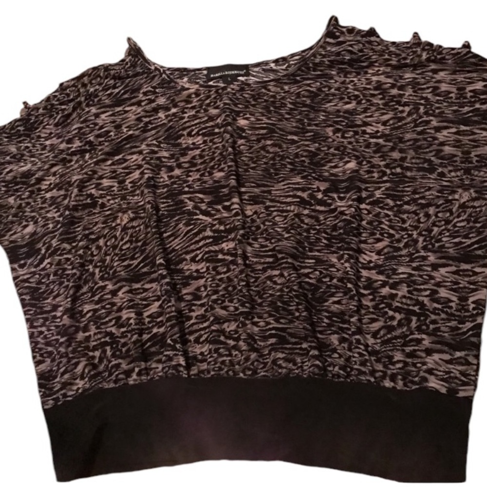 Isabella Rodriquez large animal print w/ lattice cut out 3/4  sleeves